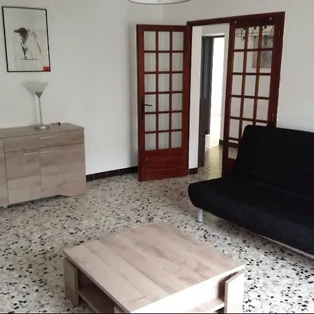 Appartement Tout Confort Avec Parking Ferme Arles Exterior photo